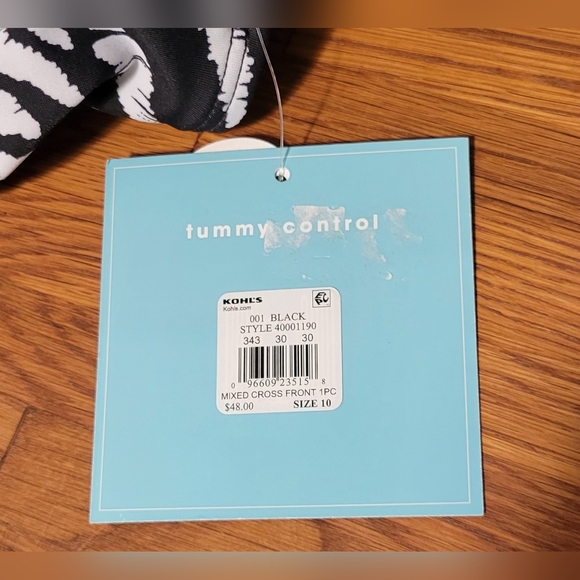 NWT Women's One-piece Swimsuit - Picture 4 of 7